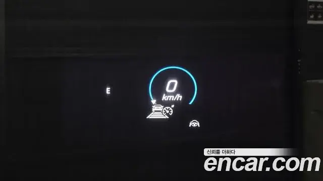 Mercedes-Benz GLE-Class 2021 — Photo 10/37