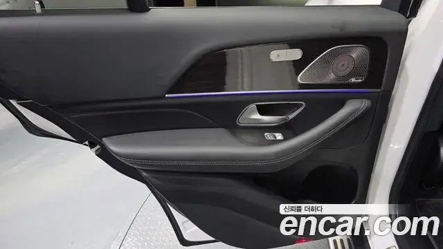 Mercedes-Benz GLE-Class 2021 — Photo 34/37