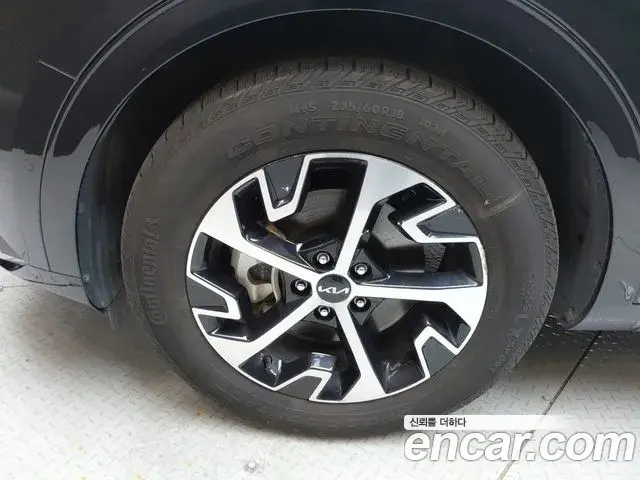 Kia Sportage 2023 — Şəkil 13/30