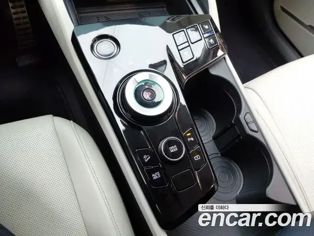 Kia Sportage 2023 — Şəkil 16/30