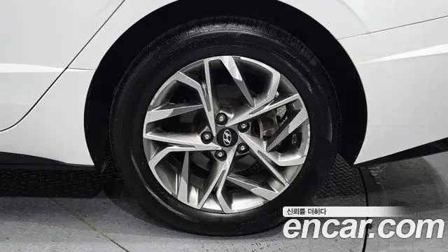 Hyundai Sonata Hybrid 2022 — ფოტო 29/33