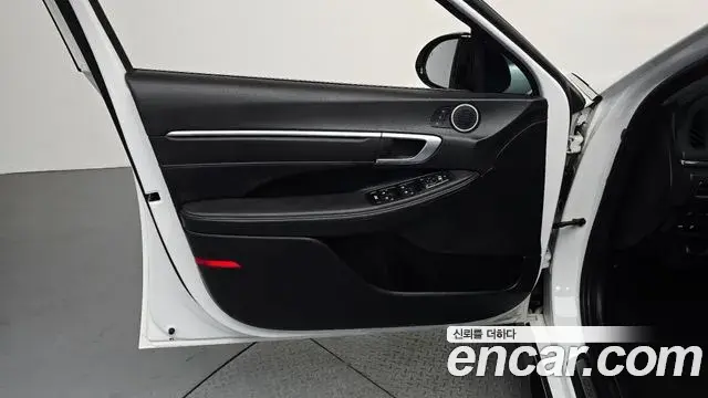 Hyundai Sonata Hybrid 2022 — ფოტო 4/33