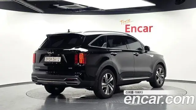 Kia Sorento 2023 — Фото 2/20
