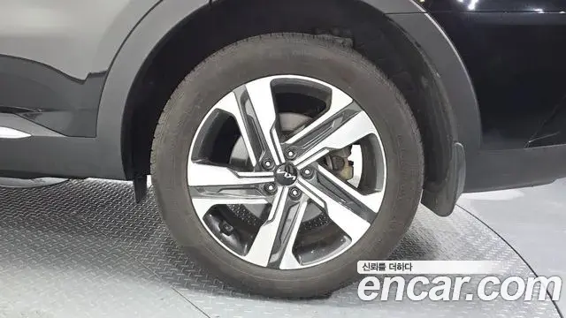 Kia Sorento 2023 — Şəkil 7/34