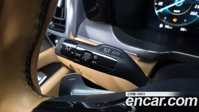 Kia Sorento 2023 — Şəkil 27/34