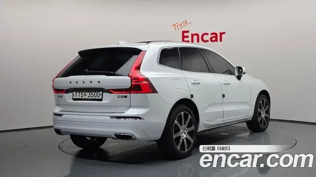 Volvo XC60 2018 — Фото 2/20
