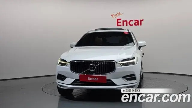 Volvo XC60 2018 — Фото 3/20
