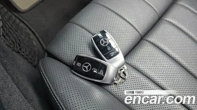 Mercedes-Benz E-Class 2019 — Фото 19/20