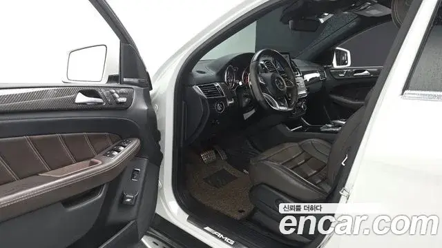 Mercedes-Benz GLE-Class 2019 — Фото 9/20
