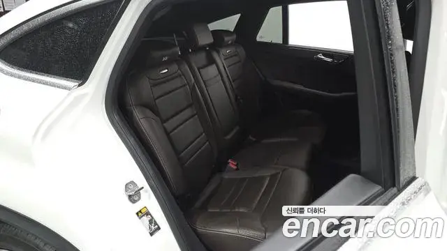 Mercedes-Benz GLE-Class 2019 — Фото 10/20