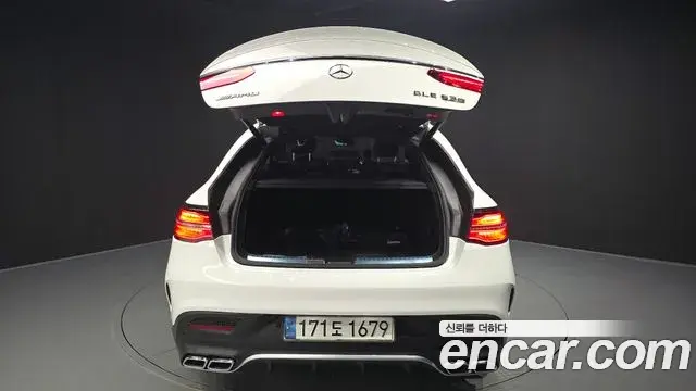 Mercedes-Benz GLE-Class 2019 — Фото 19/20