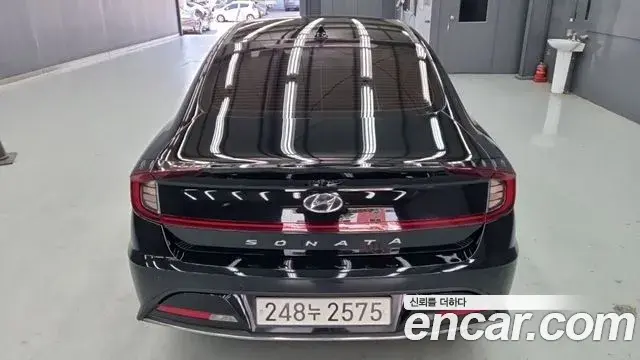 Hyundai Sonata 2021 — Фото 4/18