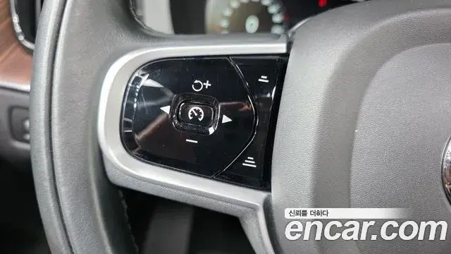 Volvo XC60 2021 — Фото 20/20