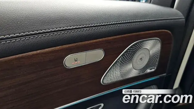 Mercedes-Benz GLE-Class 2019 — Фото 17/20