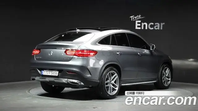 Mercedes-Benz GLE-Class 2018 — Photo 18/36