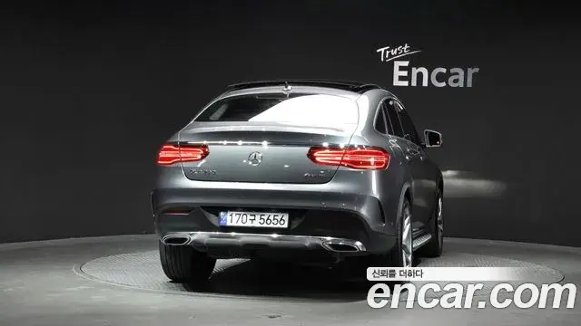 Mercedes-Benz GLE-Class 2018 — Photo 33/36