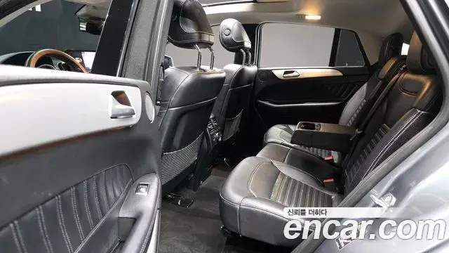 Mercedes-Benz GLE-Class 2018 — Photo 23/36