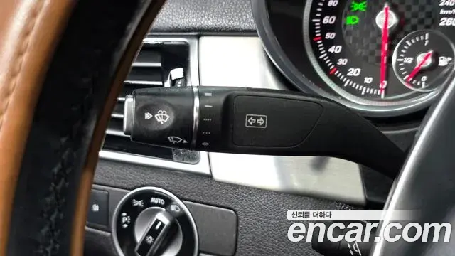Mercedes-Benz GLE-Class 2018 — Photo 8/36