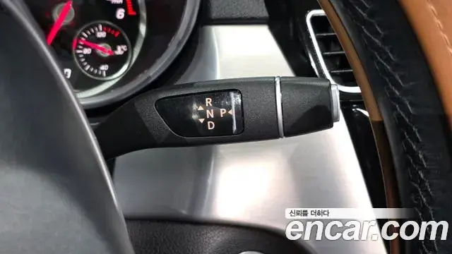 Mercedes-Benz GLE-Class 2018 — Photo 11/36