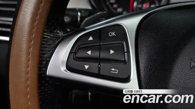 Mercedes-Benz GLE-Class 2018 — Photo 6/36