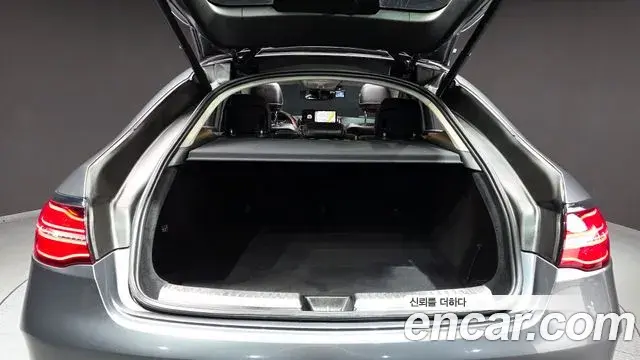 Mercedes-Benz GLE-Class 2018 — Photo 26/36