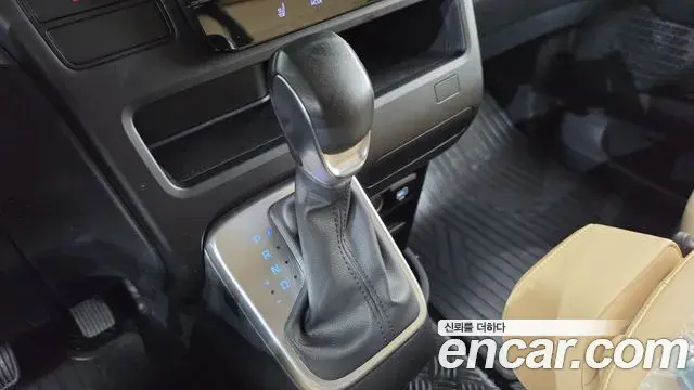 Hyundai Staria 2024 — Фото 9/20