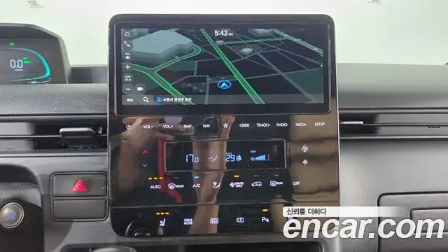 Hyundai Staria 2024 — Фото 11/20