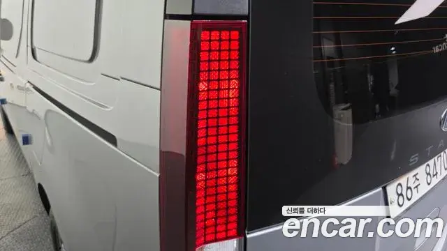 Hyundai Staria 2021 — Şəkil 27/30