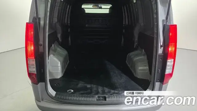 Hyundai Staria 2021 — Şəkil 8/30