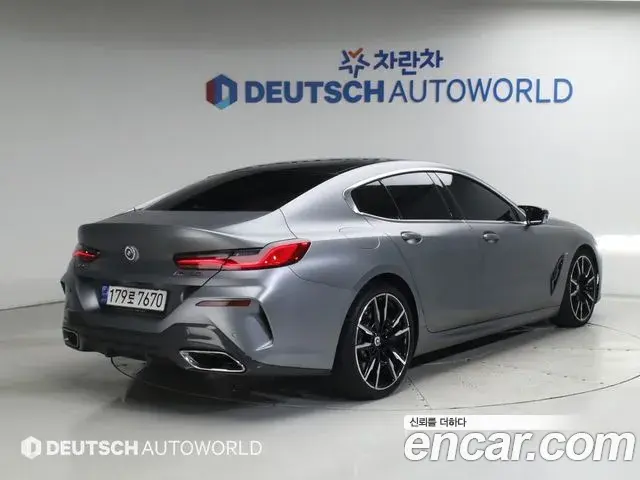 BMW 8 Series 2022 — Фото 1/20
