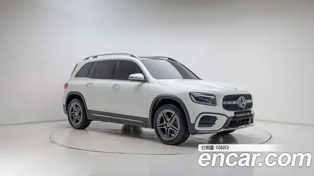 Mercedes-Benz GLB-Class 2025 — Фото 1/20