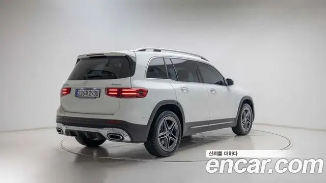 Mercedes-Benz GLB-Class 2025 — Фото 3/20