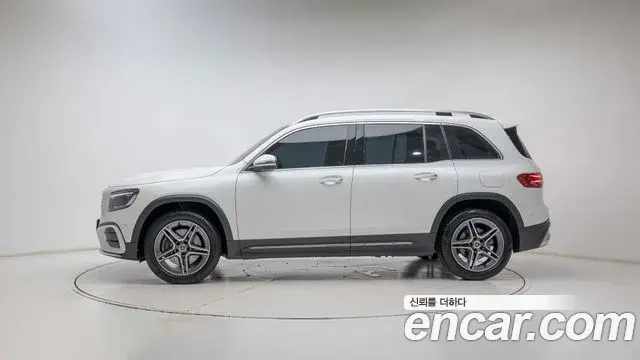 Mercedes-Benz GLB-Class 2025 — Фото 6/20
