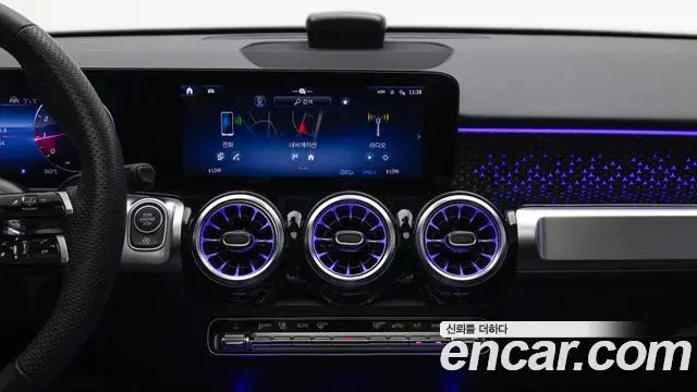 Mercedes-Benz GLB-Class 2025 — Фото 16/20