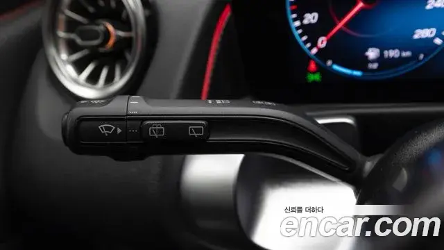 Mercedes-Benz GLB-Class 2022 — Фото 19/20