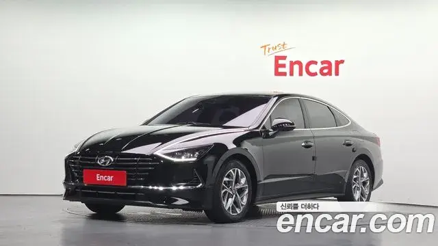 Hyundai Sonata 2019 — Фото 1/20