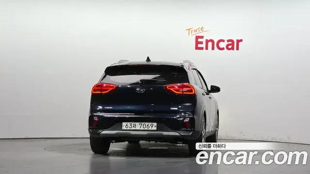 Kia Niro 2019 — Photo 10/34