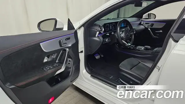 Mercedes-Benz CLA-Class 2021 — Фото 10/20