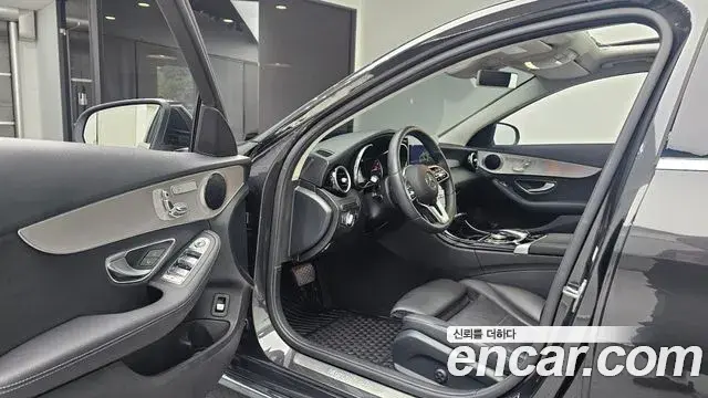 Mercedes-Benz C-Class 2020 — Фото 10/20