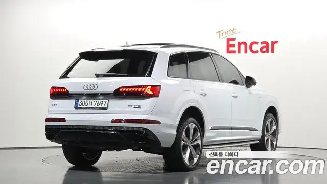 Audi Q7 2023 — Фото 2/20