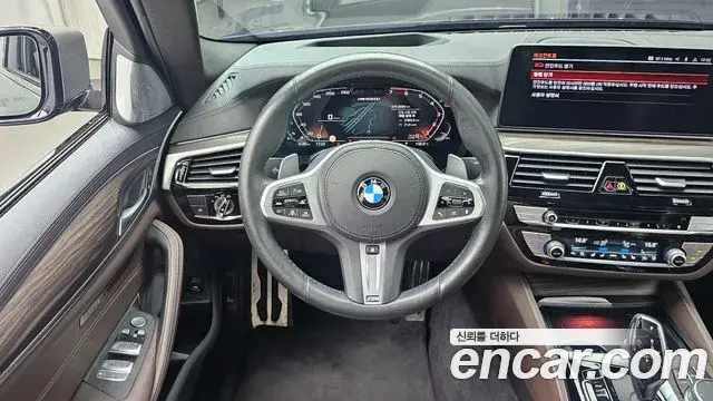 BMW 5 Series 2020 — Фото 13/20