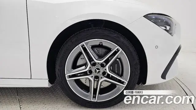 Mercedes-Benz CLA-Class 2025 — Фото 4/18