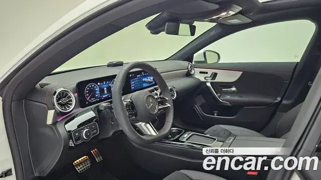 Mercedes-Benz CLA-Class 2025 — Фото 13/18