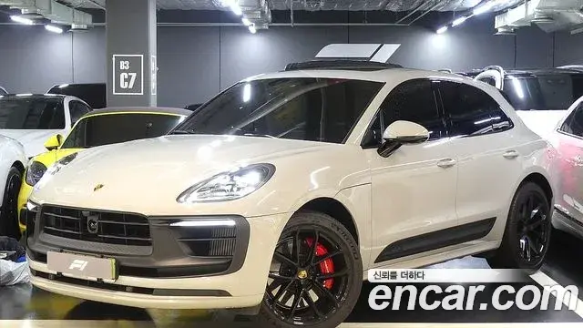 Porsche Macan 2022 — Фото 18/18