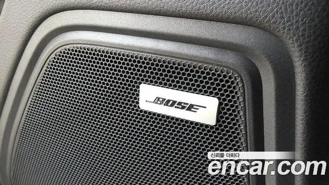 Porsche Macan 2022 — Фото 11/18
