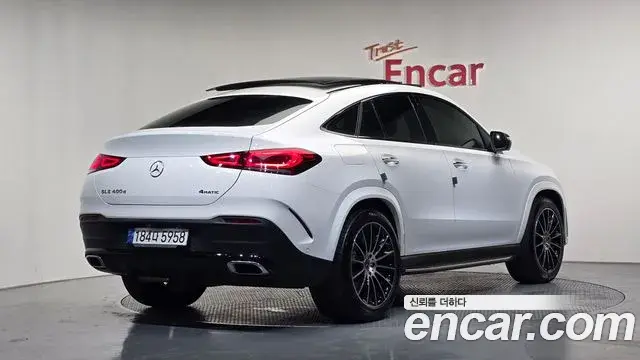 Mercedes-Benz GLE-Class 2022 — Фото 2/20