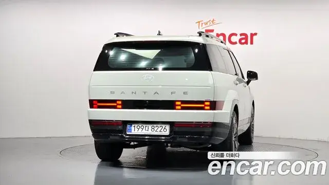 Hyundai Santa Fe 2023 — Фото 3/20