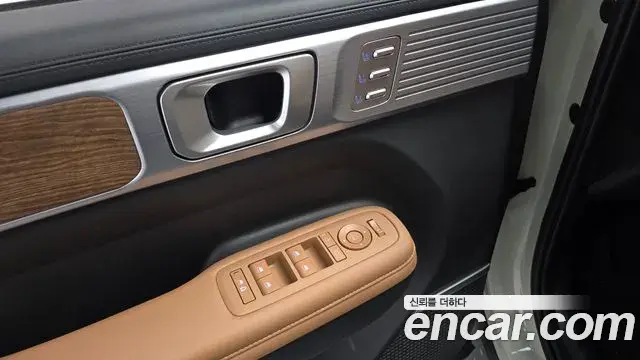 Hyundai Santa Fe 2023 — Фото 18/20