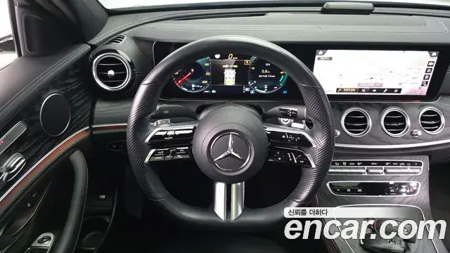 Mercedes-Benz E-Class 2021 — Фото 13/20
