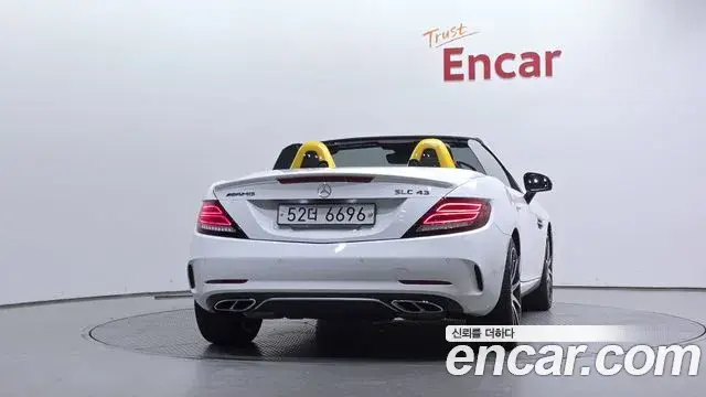 Mercedes-Benz SLC-Class 2018 — Фото 4/20